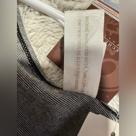 La Leche League International Gray Wrap Top with Black Lace Trim - Picture 10 of 10